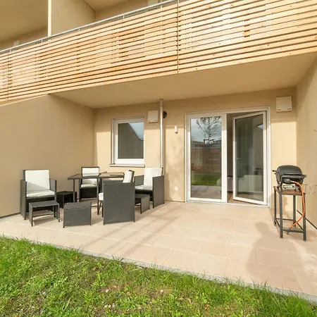 Gartenlounge In *